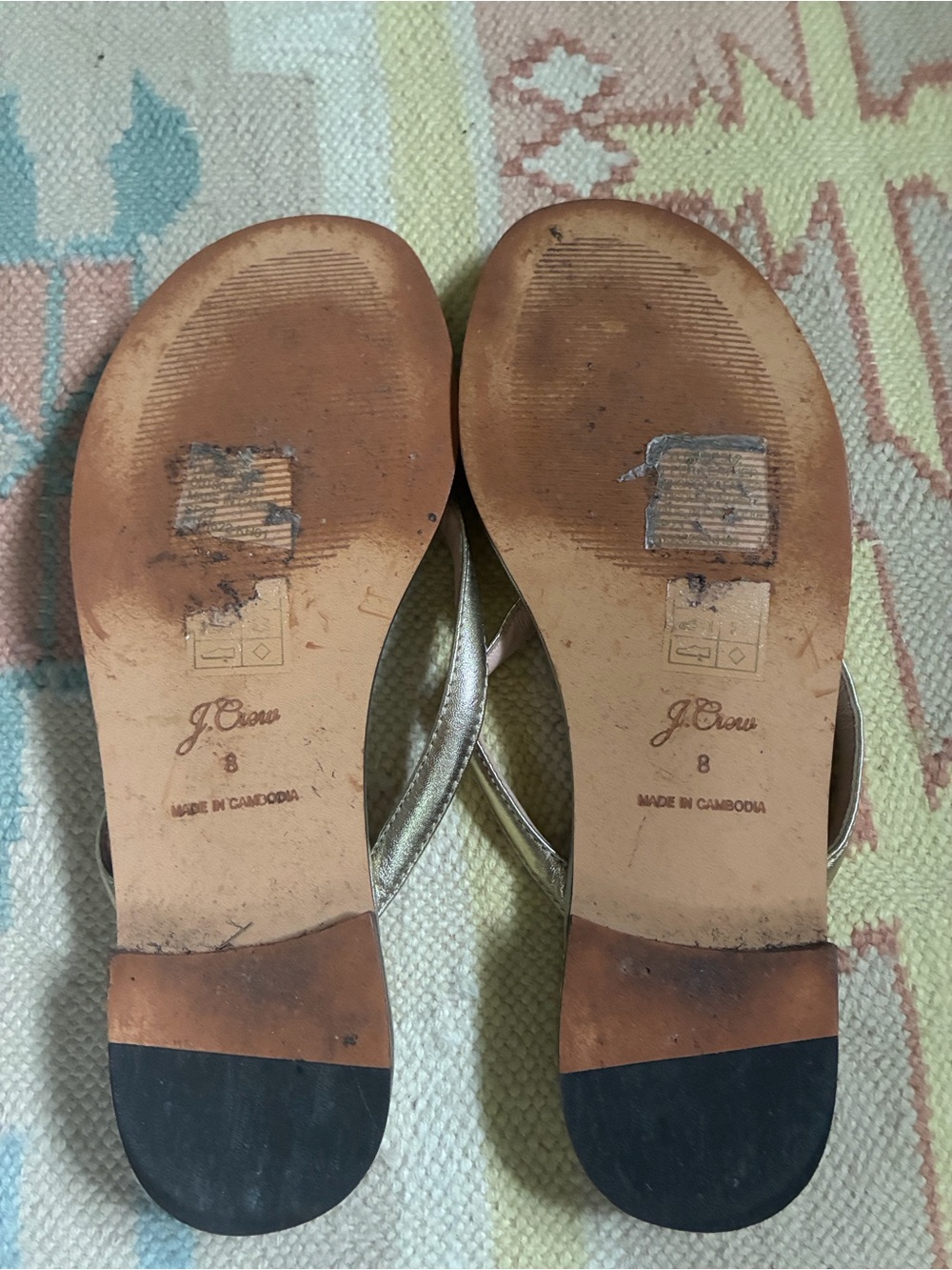 J Crew Menorca padded thong sandals in gold metallic leather - Picture 4 of 6